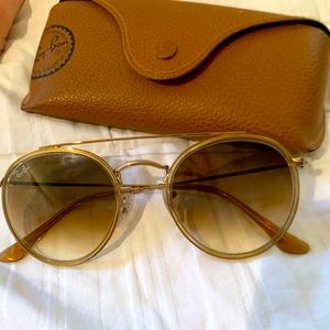 Ray-Ban Aviators in brown/gold